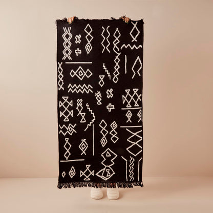 Hiyeroglif Kilim Siyah (120x180 cm)