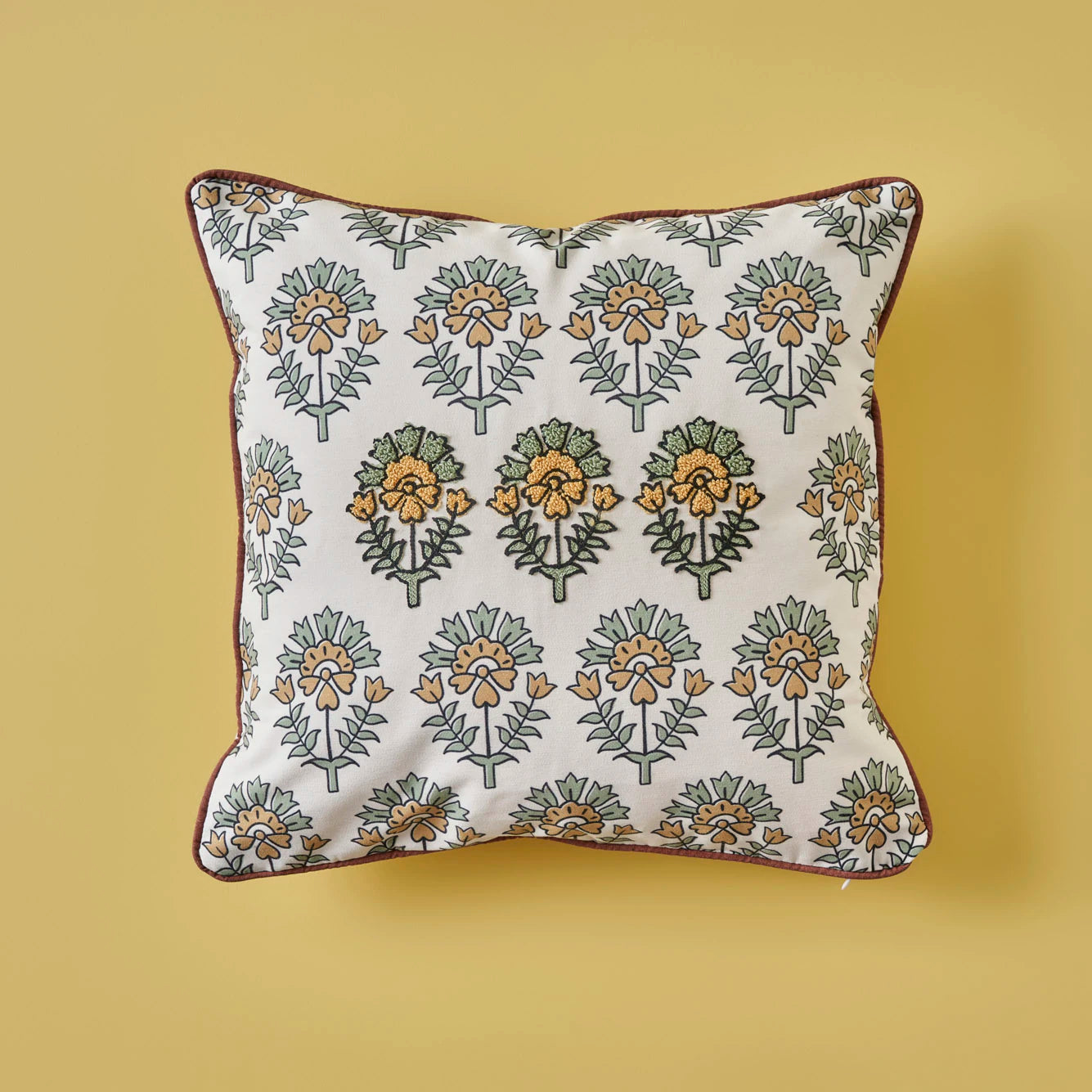 %100 Pamuk Indian Lotus Flower Nakışlı Kırlent Kılıfı (43x43 cm)