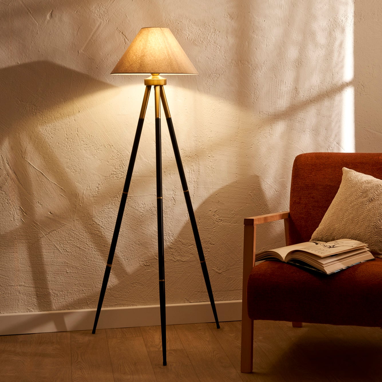 Belvano Siyah-Eskitme Tripod Lambader Siyah (45x143 cm)