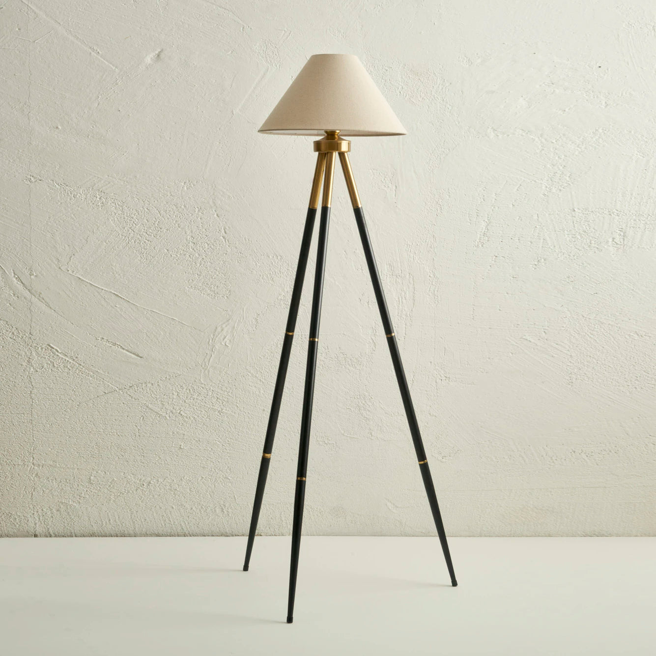 Belvano Siyah-Eskitme Tripod Lambader Siyah (45x143 cm) - 3