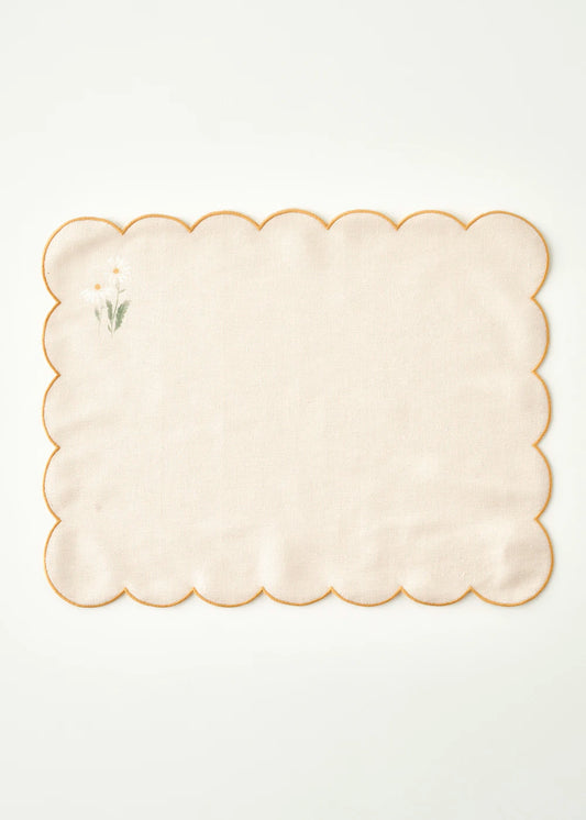 Daisy Baskılı Scallop Kenar Amerikan Servis Bej (35x45 cm)
