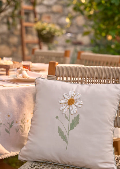 Daisy Biyeli Punchlı Dekoratif Yastık Kılıfı Bej (43x43 cm)